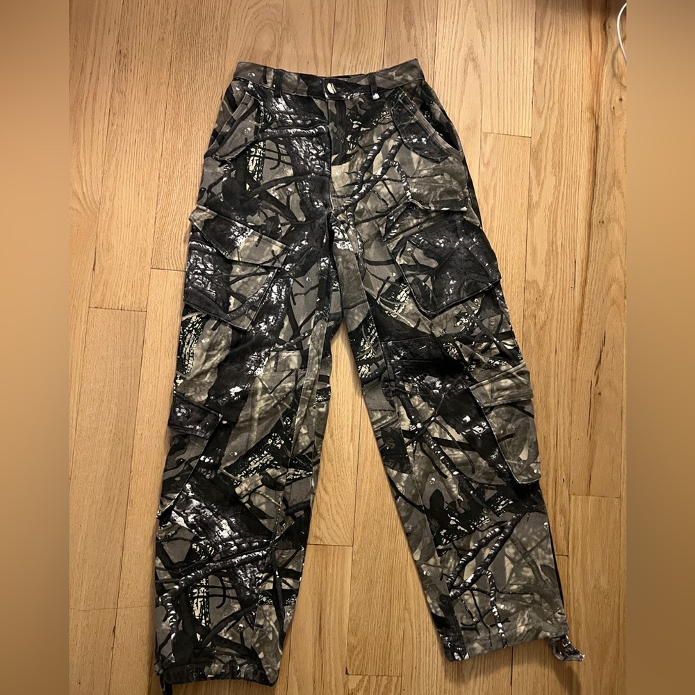 Maniere De Voir High Waisted Camo Cargo Pants - Khaki Camo